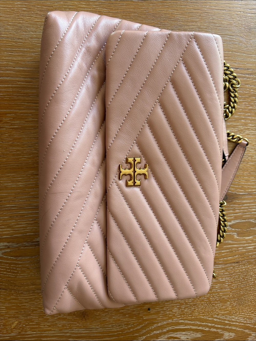 Tory Burch Quilted Chain-Shoulder Bag in Blush Pink with Gold Hardware - Picture 2 of 6